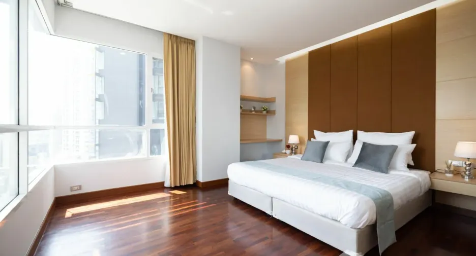 For rent 3 bedrooms apartment in Khlong Toei, Bangkok