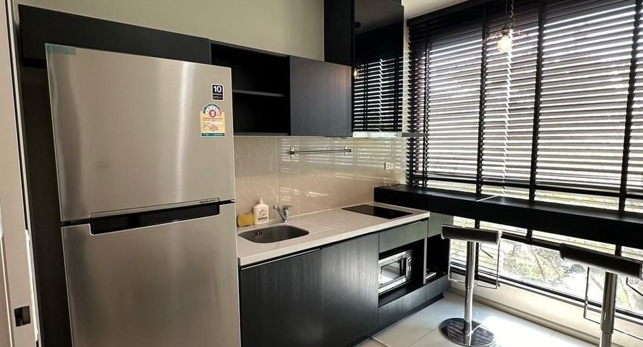 Condo en alquiler de 1 habitaciones en Khlong Toei, Bangkok