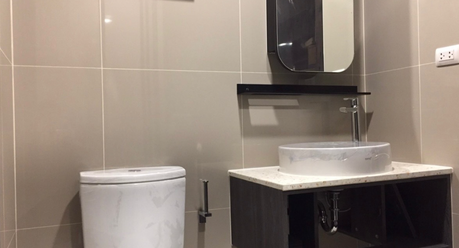 For rent 1 bed condo in Huai Khwang, Bangkok