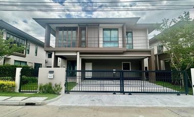 Casa en alquiler de 4 habitaciones en Bang Kapi, Bangkok
