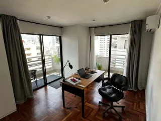 For rent 3 bedrooms condo in Watthana, Bangkok