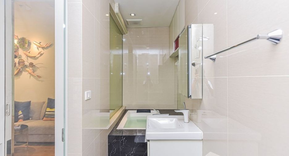 For rent 2 bedrooms condo in Khlong Toei, Bangkok