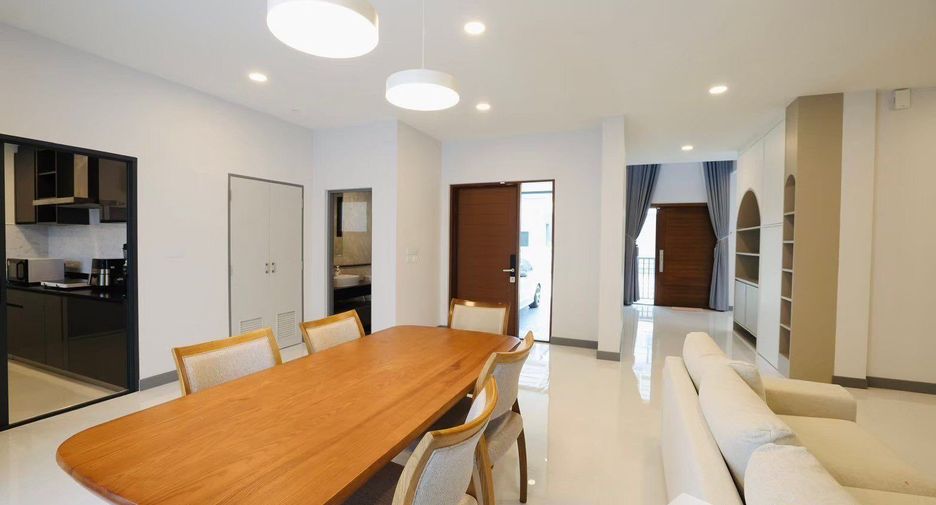 Haus zur Miete mit 4 Zimmer in Bang Phli, Samut Prakan