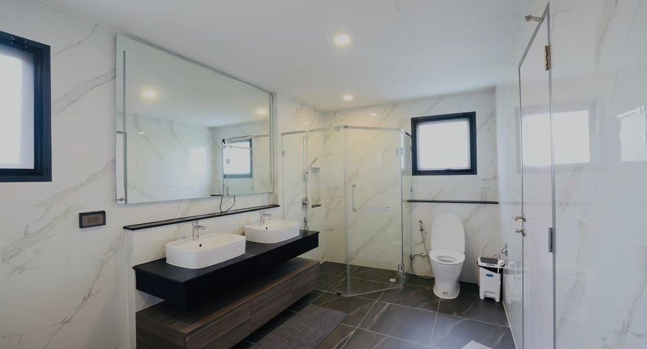 Haus zur Miete mit 4 Zimmer in Bang Phli, Samut Prakan