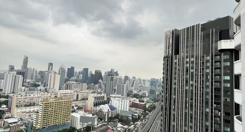 Wohnung zur Miete mit 2 Zimmer in Watthana, Bangkok