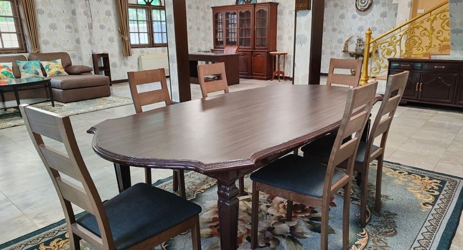 For rent 4 bedrooms house in Bang Kapi, Bangkok