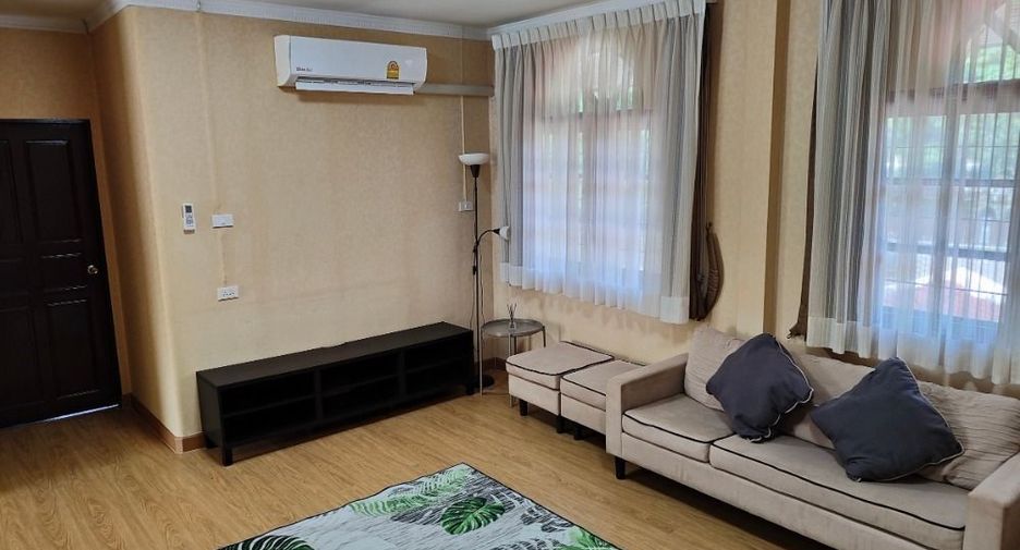 For rent 4 bedrooms house in Bang Kapi, Bangkok