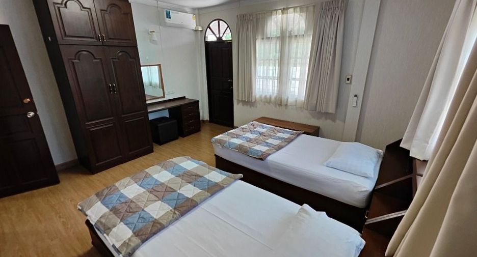 For rent 4 bedrooms house in Bang Kapi, Bangkok