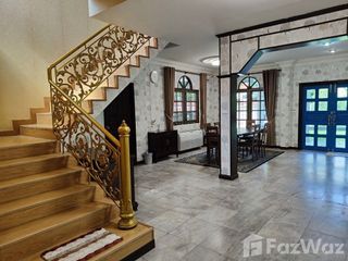 À louer 4 chambres maison à Bang Kapi, Bangkok