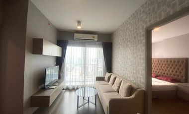 Condo en alquiler de 2 habitaciones en Phra Khanong, Bangkok