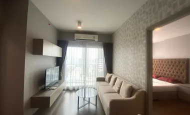 Condo en alquiler de 2 habitaciones en Phra Khanong, Bangkok