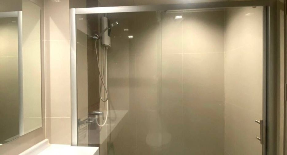 Wohnung zur Miete mit 2 Zimmer in Phra Khanong, Bangkok
