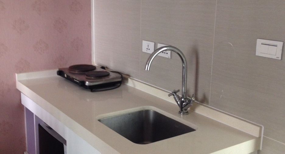 Wohnung zur Miete mit 1 Zimmer in Huai Khwang, Bangkok