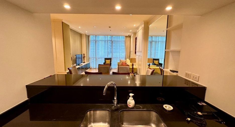 For rent 2 bedrooms condo in Pathum Wan, Bangkok