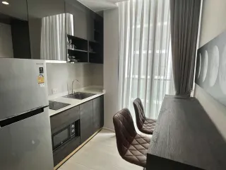 For rent 1 bed condo in Pathum Wan, Bangkok