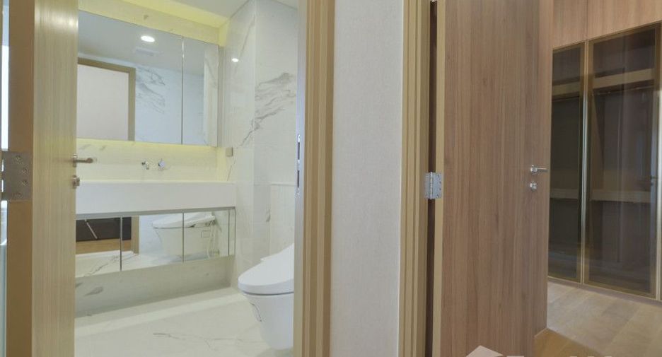 For rent 2 bedrooms condo in Watthana, Bangkok