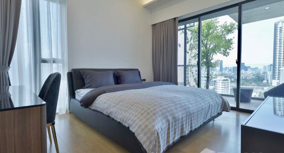 For rent 2 bedrooms condo in Watthana, Bangkok