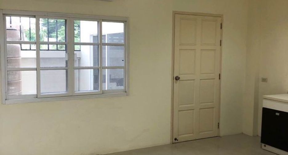 For rent 3 bedrooms townhouse in Lat Phrao, Bangkok