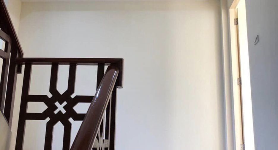 For rent 3 bedrooms townhouse in Lat Phrao, Bangkok