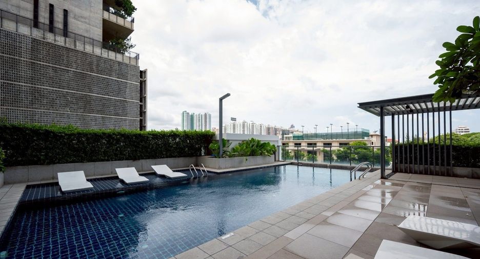 For rent 1 bed condo in Yan Nawa, Bangkok