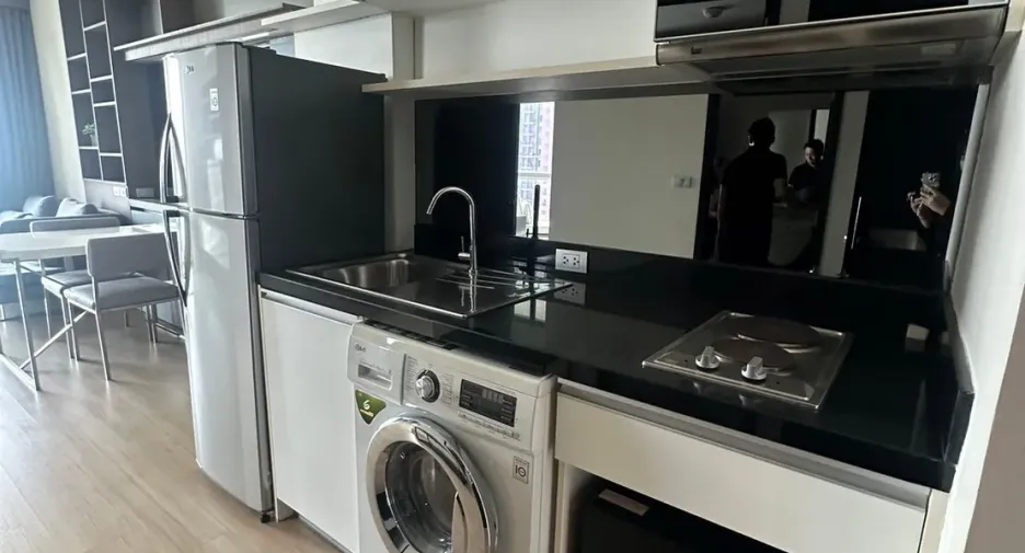 Condo en alquiler de 1 habitaciones en Khlong Toei, Bangkok
