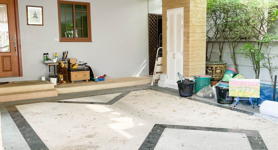 For rent 4 bedrooms house in Suan Luang, Bangkok