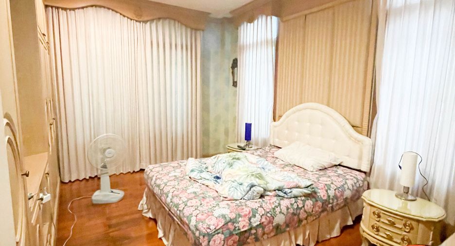 For rent 4 bedrooms house in Suan Luang, Bangkok