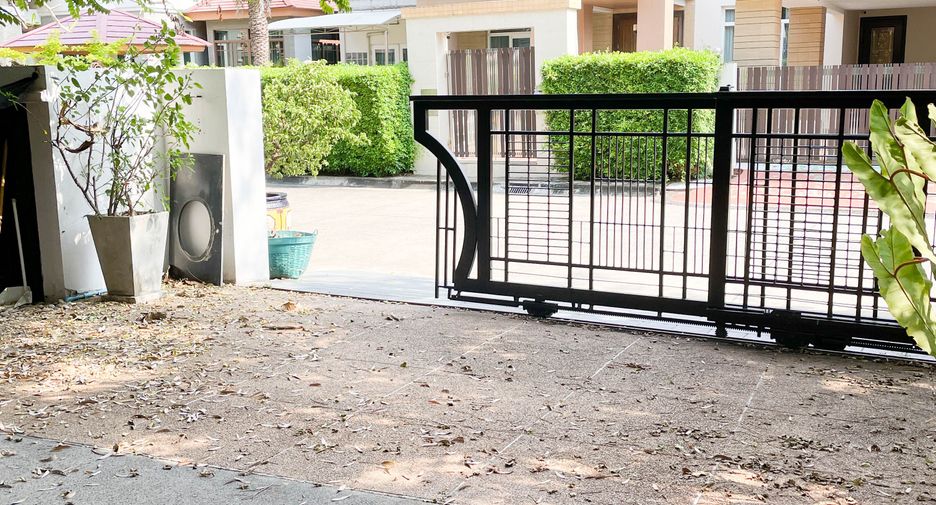 For rent 4 bedrooms house in Suan Luang, Bangkok