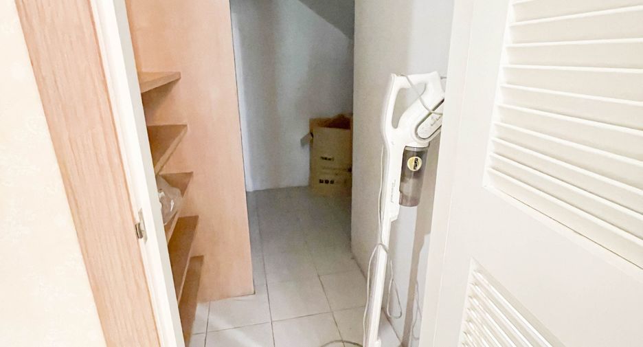 For rent 4 bedrooms house in Suan Luang, Bangkok