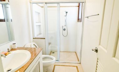 For rent 4 bedrooms house in Suan Luang, Bangkok