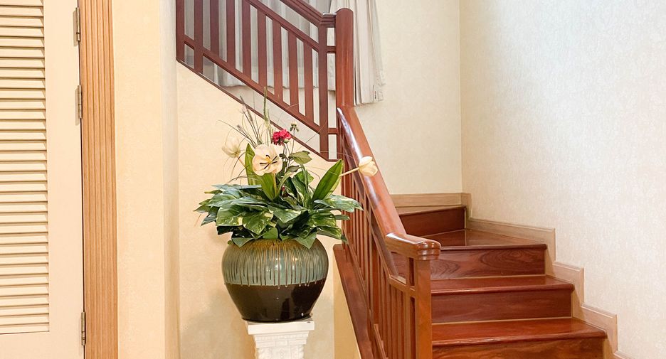 For rent 4 bedrooms house in Suan Luang, Bangkok