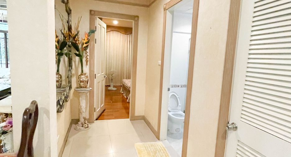 For rent 4 bedrooms house in Suan Luang, Bangkok