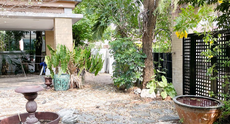 For rent 4 bedrooms house in Suan Luang, Bangkok