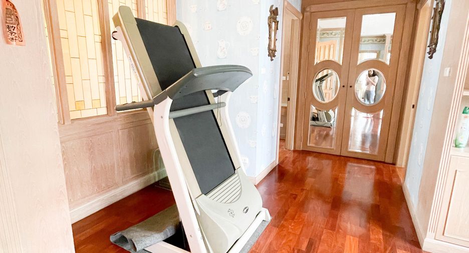 For rent 4 bedrooms house in Suan Luang, Bangkok