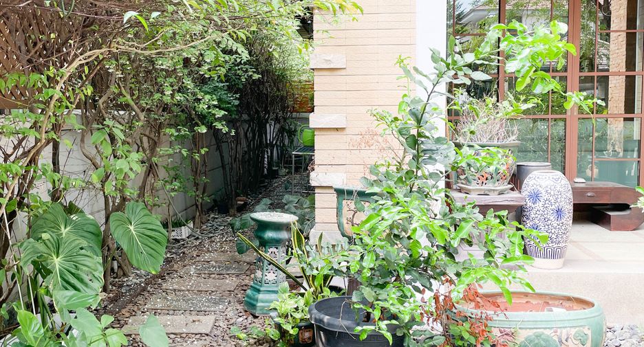 For rent 4 bedrooms house in Suan Luang, Bangkok