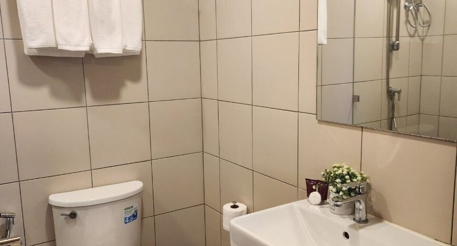 For rent 3 bedrooms condo in Watthana, Bangkok