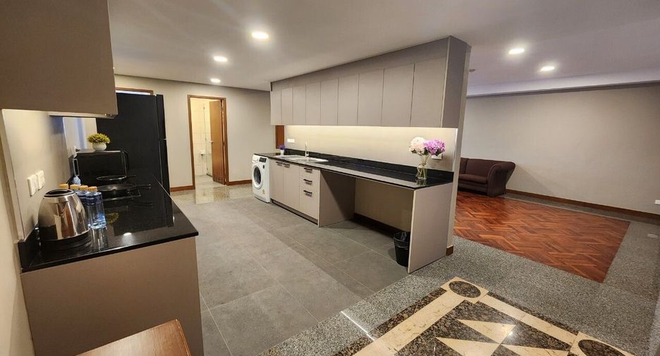 For rent 3 bedrooms condo in Watthana, Bangkok