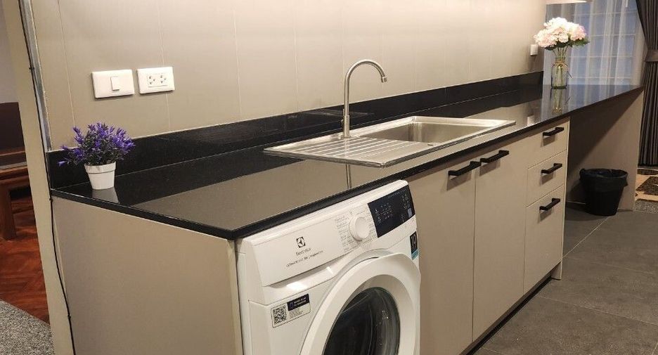 For rent 3 bedrooms condo in Watthana, Bangkok
