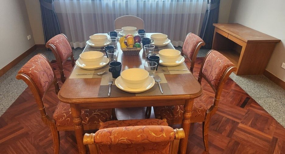 For rent 3 bedrooms condo in Watthana, Bangkok