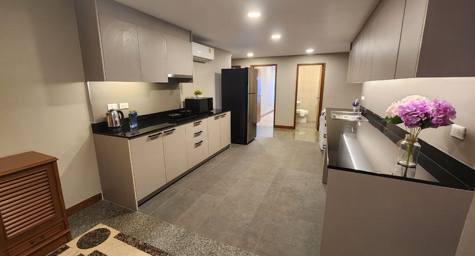 For rent 3 bedrooms condo in Watthana, Bangkok