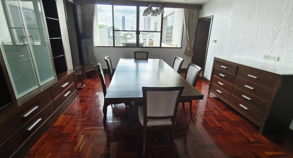 For rent 3 bedrooms condo in Watthana, Bangkok