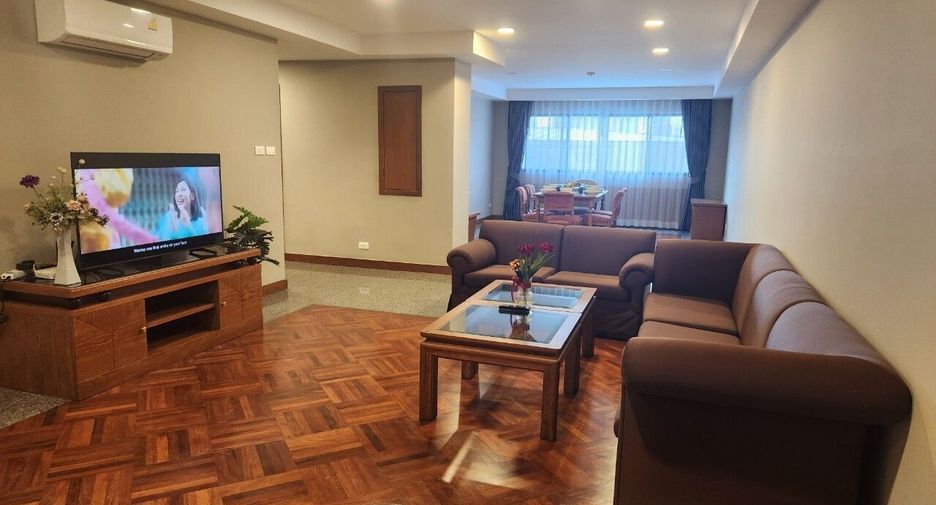 For rent 3 bedrooms condo in Watthana, Bangkok