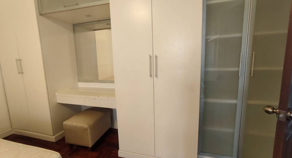 For rent 3 bedrooms condo in Watthana, Bangkok