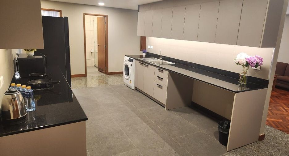 For rent 3 bedrooms condo in Watthana, Bangkok