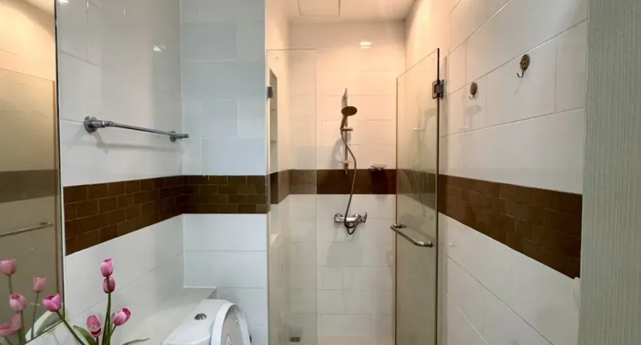 For rent 2 bedrooms condo in Phra Khanong, Bangkok