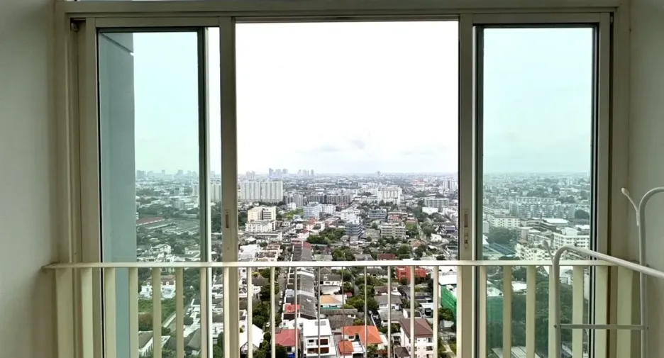 For rent 2 bedrooms condo in Phra Khanong, Bangkok