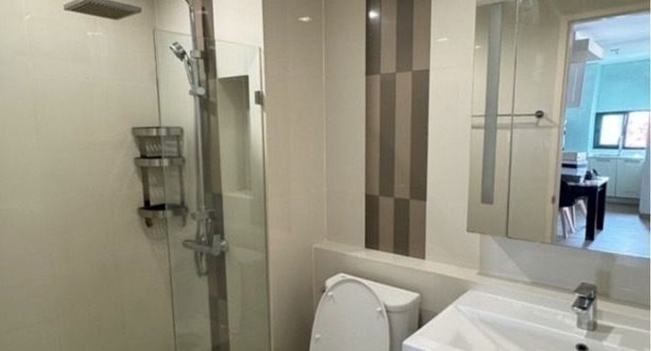 Condo en alquiler de 2 habitaciones en Phra Khanong, Bangkok