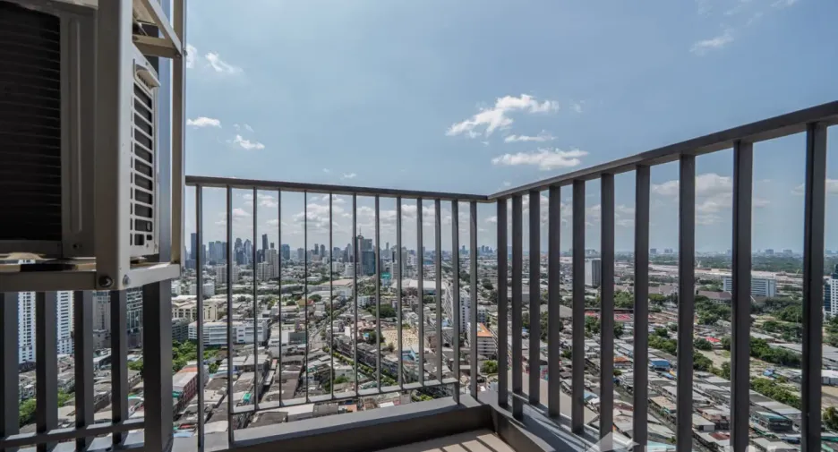 For rent 2 bedrooms condo in Khlong Toei, Bangkok