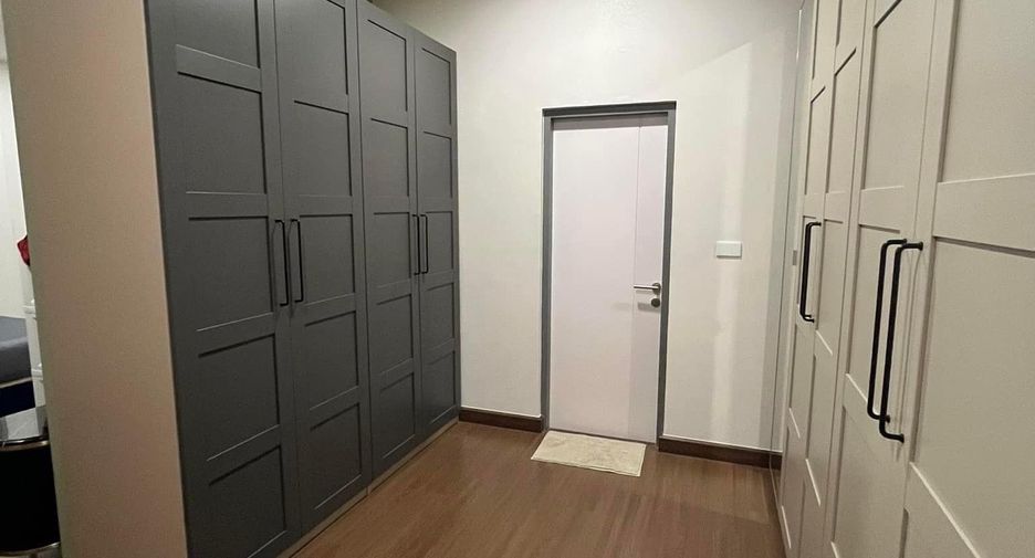 Casa en alquiler de 5 habitaciones en Bang Phli, Samut Prakan