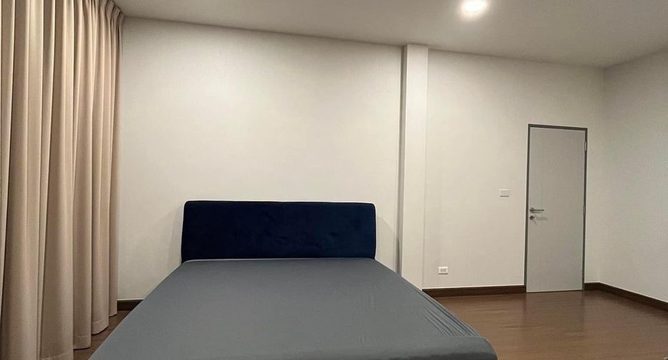 Casa en alquiler de 5 habitaciones en Bang Phli, Samut Prakan